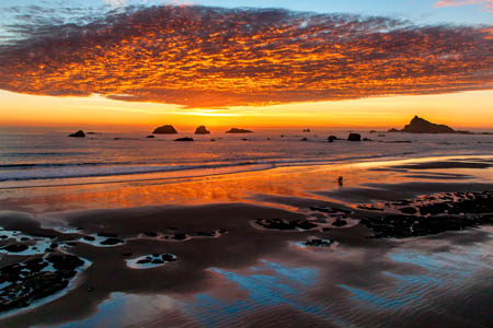 amazing beach sunset along theredwood coast of del norte