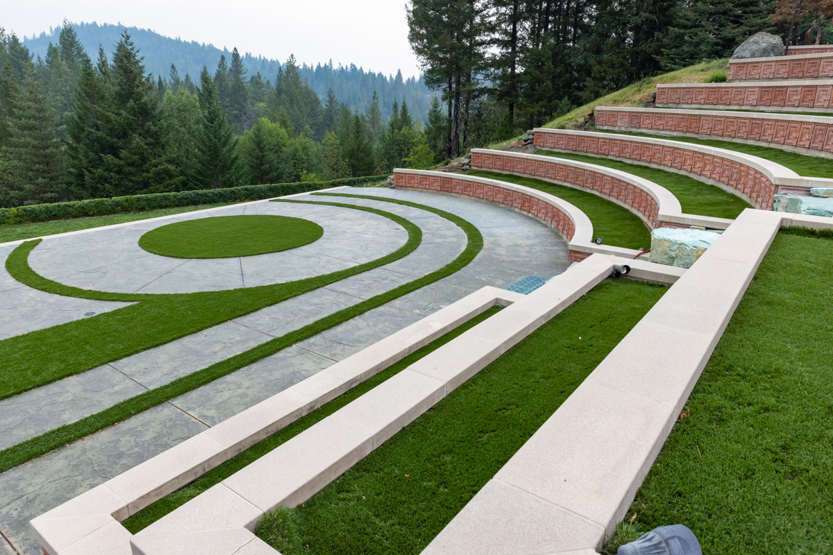 Corrective pruning of Manzanita after